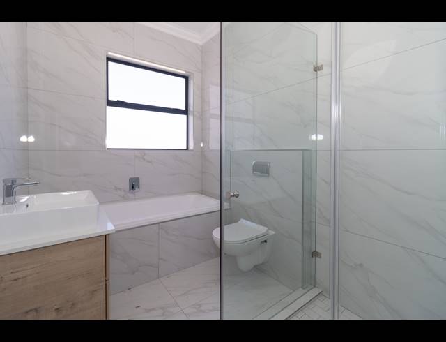 4 BEDROOM HOUSE FOR SALE IN SANDOWN